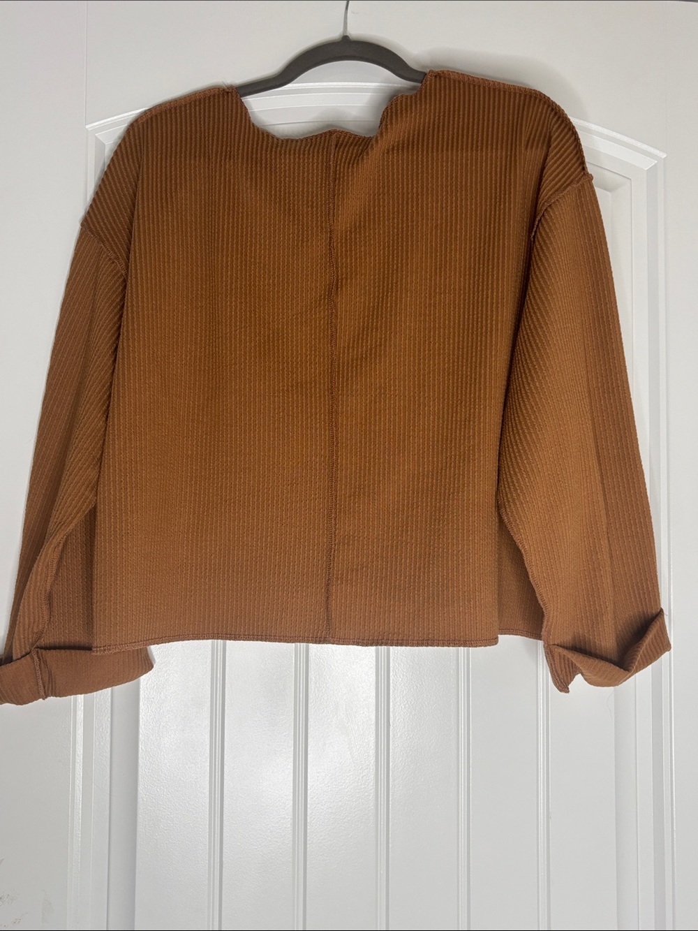 Francesca's Collections Rust Brown Ribbed V-Neck Pullover - Picture 4 of 4